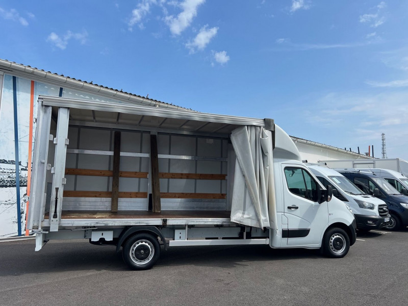 Photo 1 de l'offre de RENAULT MASTER CAISSE TAUTLINER 4M47 F3500 L3 2.3 DCI 110CH CONFORT à 23580€ chez Bretagne Utilitaires
