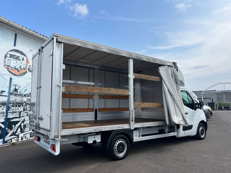 Photo 7 de l'offre de RENAULT MASTER CAISSE TAUTLINER 4M47 F3500 L3 2.3 DCI 110CH CONFORT à 23580€ chez Bretagne Utilitaires