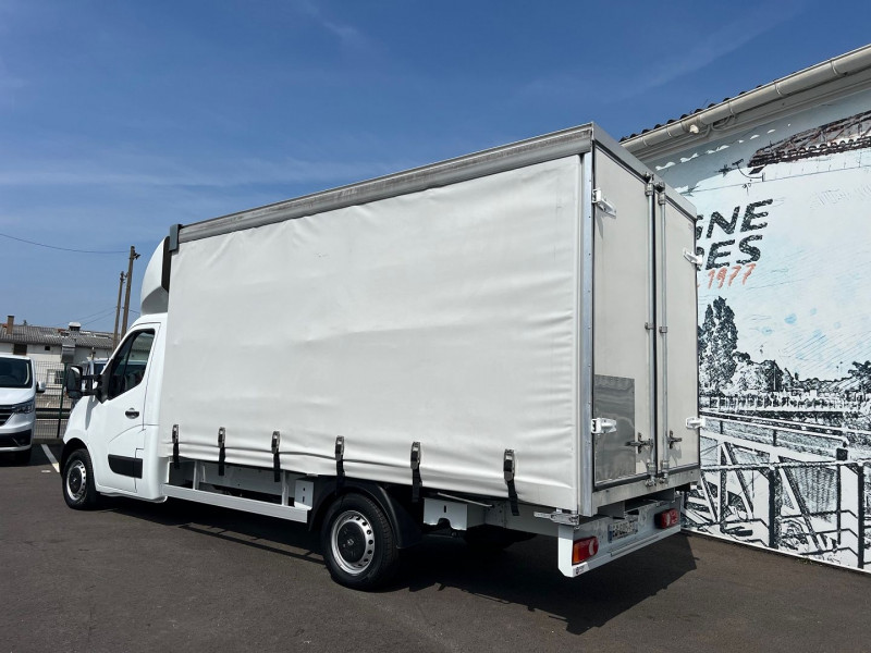 Photo 4 de l'offre de RENAULT MASTER CAISSE TAUTLINER 4M47 F3500 L3 2.3 DCI 110CH CONFORT à 23580€ chez Bretagne Utilitaires