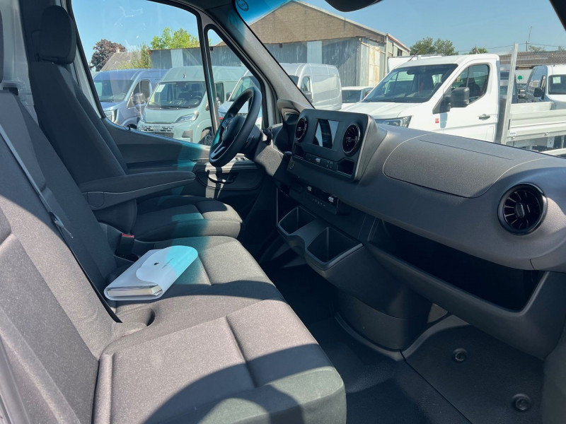 Photo 6 de l'offre de MERCEDES-BENZ SPRINTER CCB BVA 515 CDI CAISSE FRIGO FRCX + HAYON 750 KG à 47940€ chez Bretagne Utilitaires