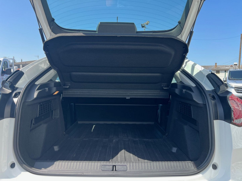 Photo 7 de l'offre de CITROEN C4 STE 1.5 BLUEHDI 130CH FEEL NAV BUSINESS R EAT8 à 17880€ chez Bretagne Utilitaires