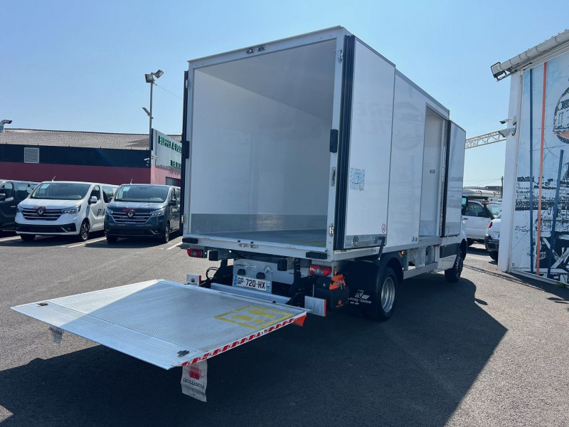 Photo 2 de l'offre de MERCEDES-BENZ SPRINTER CCB BVA 515 CDI CAISSE FRIGO FRCX + HAYON 750 KG à 47940€ chez Bretagne Utilitaires