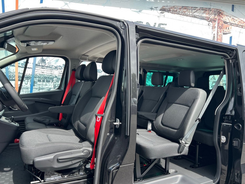 Photo 5 de l'offre de RENAULT TRAFIC III COMBI MINIBUS 9 PLACES L2H1 170CV BVA9 EXCLUSIVE à 46740€ chez Bretagne Utilitaires