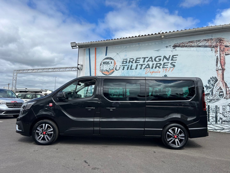 Photo 1 de l'offre de RENAULT TRAFIC III COMBI MINIBUS 9 PLACES L2H1 170CV BVA9 EXCLUSIVE à 46740€ chez Bretagne Utilitaires
