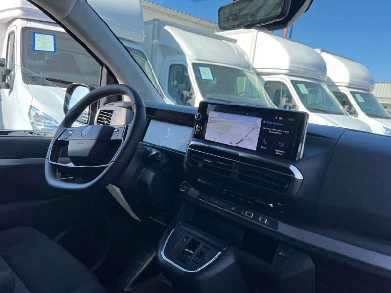 Photo 5 de l'offre de PEUGEOT EXPERT FG M 2.0 BLUEHDI 180CH S&S EAT8 + NBRES OPTIONS à 39540€ chez Bretagne Utilitaires