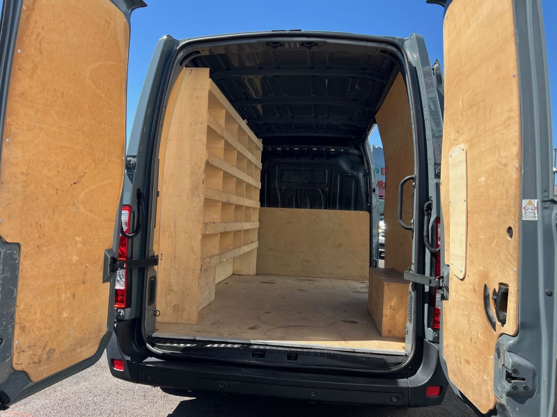 Photo 3 de l'offre de RENAULT MASTER III FG F3300 L2H2 2.3 BLUE DCI 150CH GRAND CONFORT EURO6 à 16740€ chez Bretagne Utilitaires