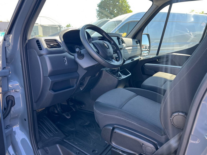 Photo 4 de l'offre de RENAULT MASTER III FG F3300 L2H2 2.3 BLUE DCI 150CH GRAND CONFORT EURO6 à 16740€ chez Bretagne Utilitaires