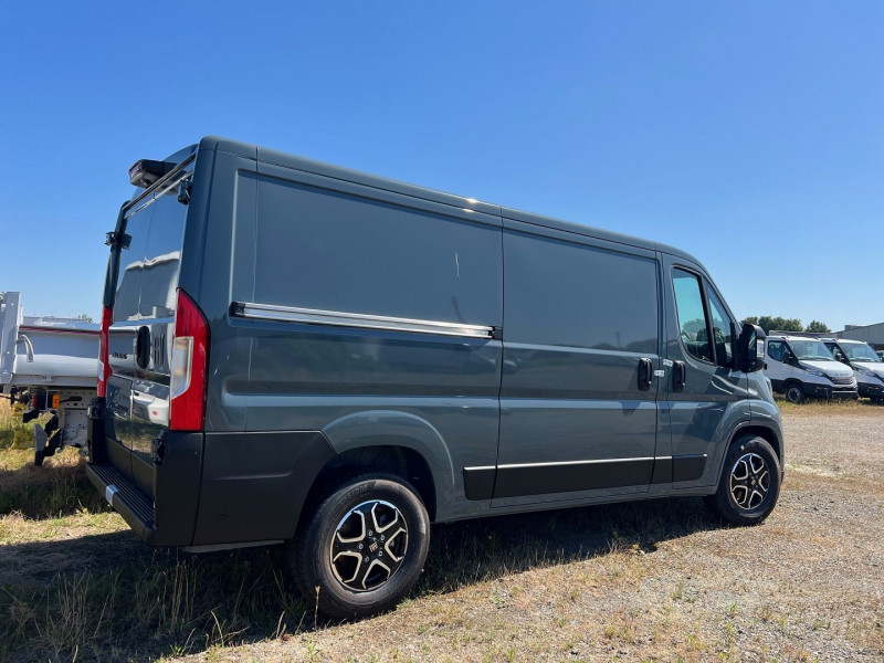Photo 2 de l'offre de FIAT DUCATO FG MH1 - L2H1 3.5 MAXI 140CH S&S PACK PREMIUM CONNECT BVA8 à 43140€ chez Bretagne Utilitaires