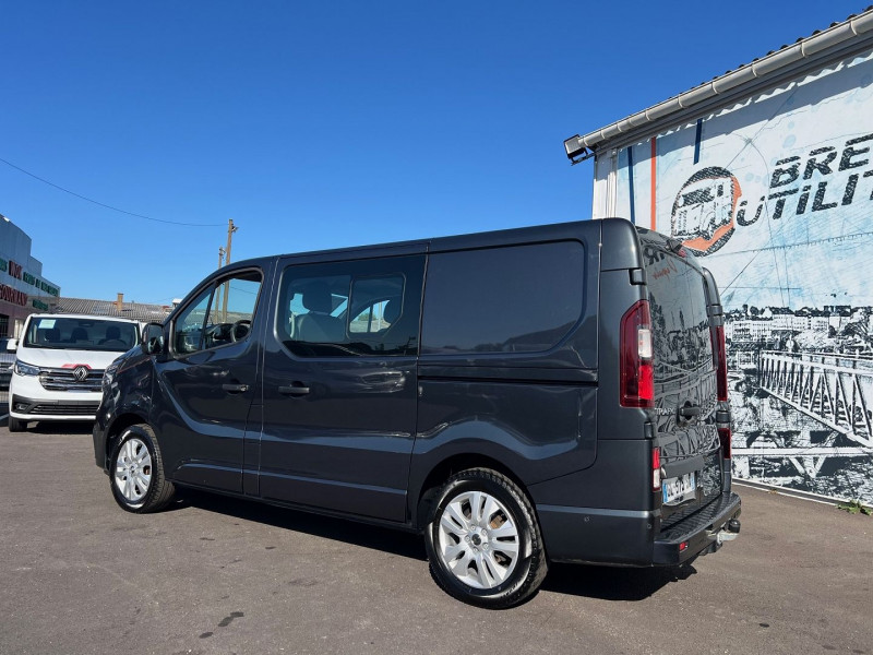 Photo 3 de l'offre de RENAULT TRAFIC 5 PLACES L1H1 3T 2.0 BLUE DCI 170CH CAB APPRO GRAND CONFORT EDC à 34740€ chez Bretagne Utilitaires