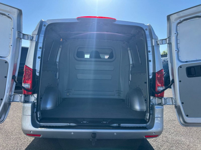Photo 7 de l'offre de MERCEDES-BENZ VITO 4X4 119 CDI MIXTO 6 PLACES EXTRA-LONG PRO 9G-TRONIC + OPTIONS à 44340€ chez Bretagne Utilitaires