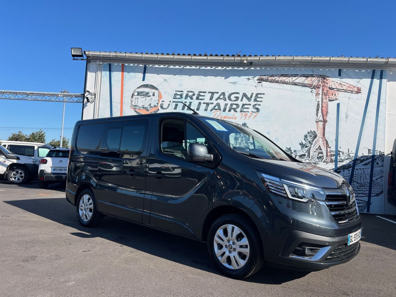 Photo 2 de l'offre de RENAULT TRAFIC 5 PLACES L1H1 3T 2.0 BLUE DCI 170CH CAB APPRO GRAND CONFORT EDC à 34740€ chez Bretagne Utilitaires