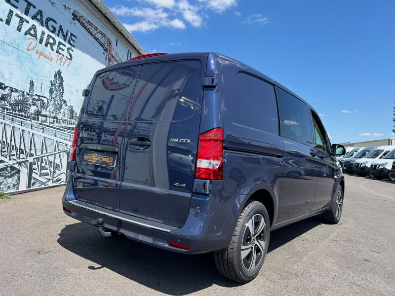 Photo 4 de l'offre de MERCEDES-BENZ VITO 4X4 119 CDI MIXTO COMPACT SELECT PROPULSION 9G-TRONIC à 70740€ chez Bretagne Utilitaires