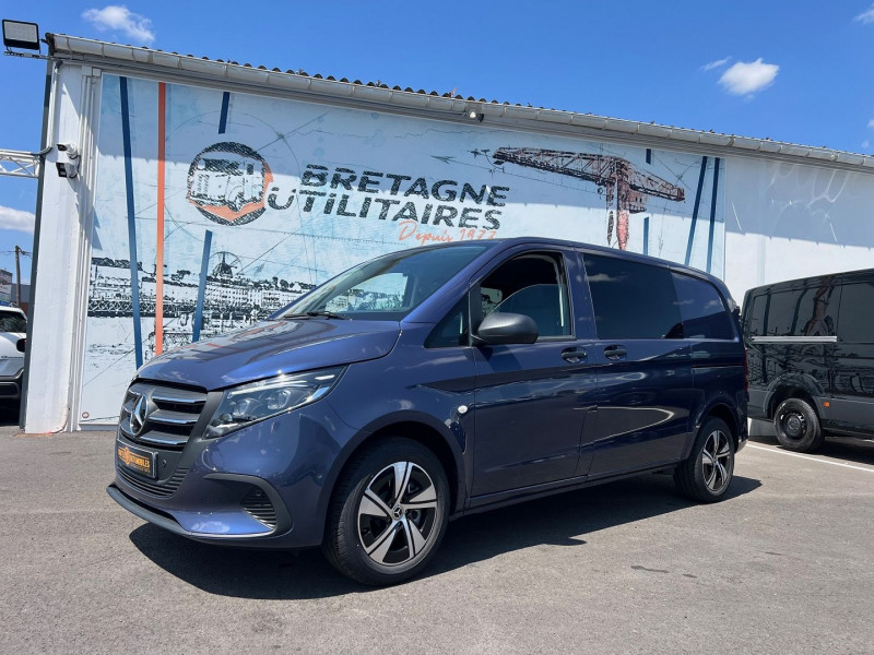 Photo 2 de l'offre de MERCEDES-BENZ VITO 4X4 119 CDI MIXTO COMPACT SELECT PROPULSION 9G-TRONIC à 70740€ chez Bretagne Utilitaires