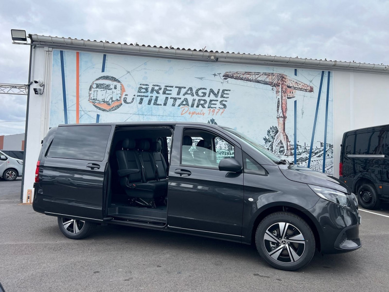 Photo 1 de l'offre de MERCEDES-BENZ VITO 4X4 119 CDI MIXTO LONG SELECT 9G-TRONIC à 71940€ chez Bretagne Utilitaires