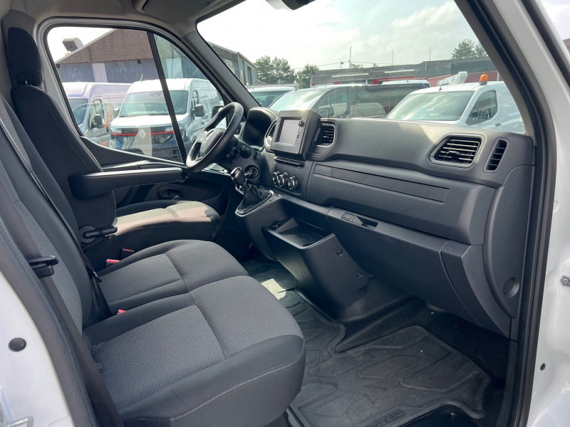 Photo 5 de l'offre de RENAULT MASTER GALERIE F3500 L1H1 2.3 DCI 135CH GRAND CONFORT + OPTIONS à 18900€ chez Bretagne Utilitaires