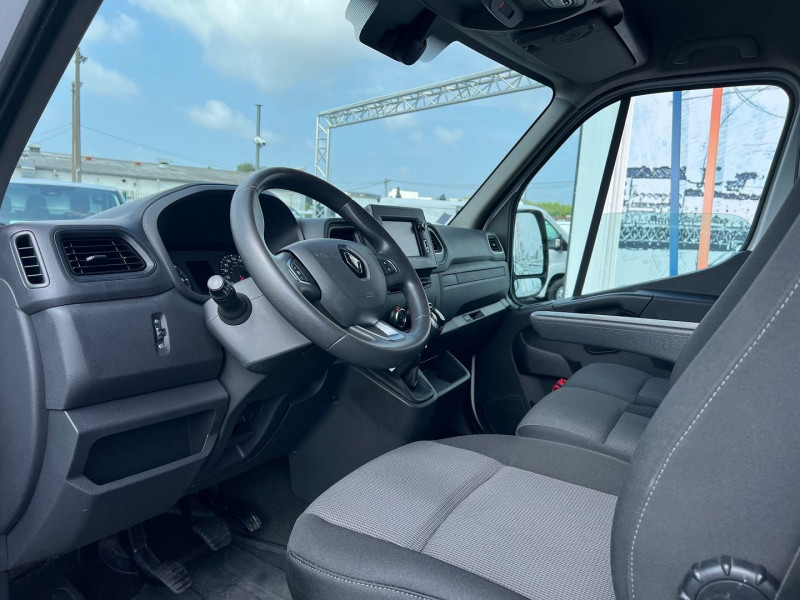 Photo 4 de l'offre de RENAULT MASTER GALERIE F3500 L1H1 2.3 DCI 135CH GRAND CONFORT + OPTIONS à 18900€ chez Bretagne Utilitaires