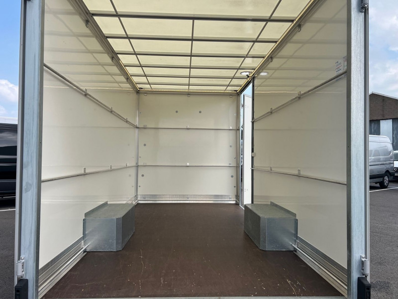 Photo 10 de l'offre de RENAULT MASTER PLANCHER CAISSE + PORTE LAT. 2.3 DCI 145CH GPS + CAMERA à 28740€ chez Bretagne Utilitaires