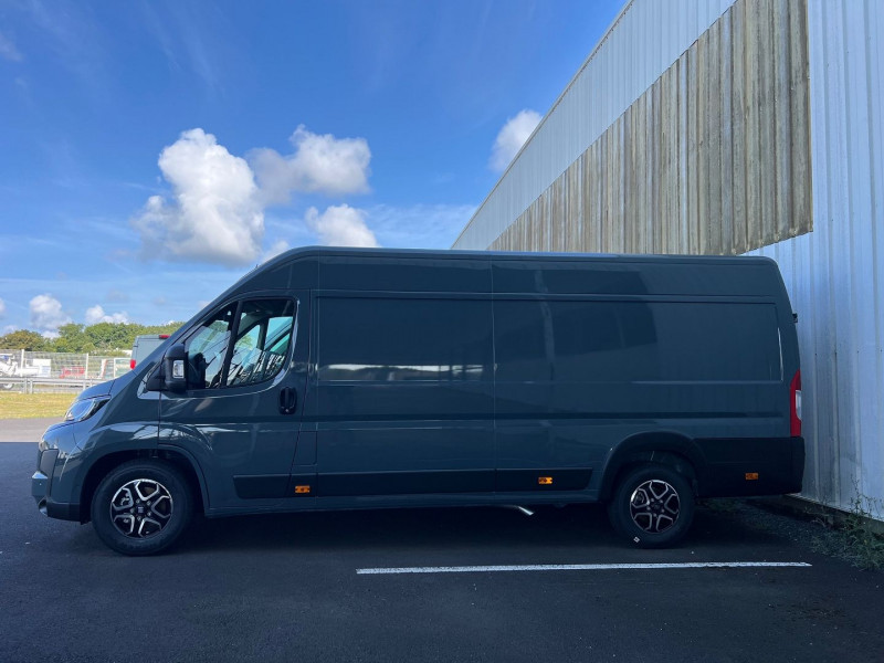 Photo 2 de l'offre de FIAT DUCATO FG L4H2 - XLH2 3.5 MAXI 180CH S&S PACK PREMIUM CONNECT BVA8 à 45540€ chez Bretagne Utilitaires
