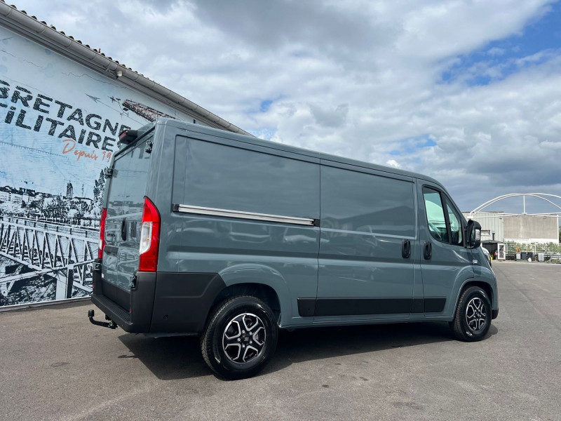 Photo 2 Fiat DUCATO FG MH1 - L2H1 3.5 MAXI 140CH S&S PACK PREMIUM CONNECT BVA8 Diesel GRIS  en vente chez Bretagne Utilitaires Photo 2 de l'offre de FIAT DUCATO FG MH1 - L2H1 3.5 MAXI 140CH S&S PACK PREMIUM CONNECT BVA8 à 43140€ chez Bretagne Utilitaires