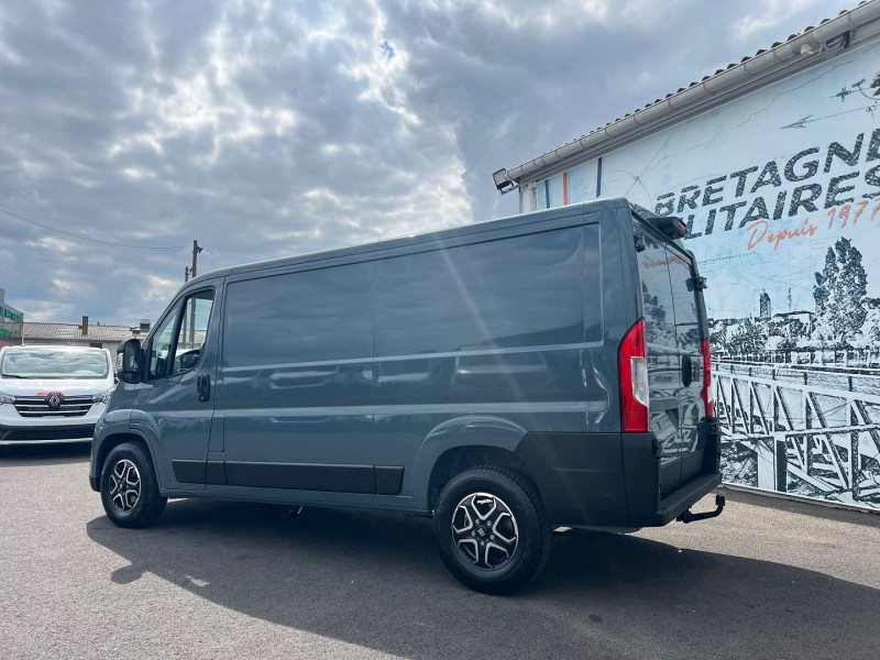 Photo 4 Fiat DUCATO FG MH1 - L2H1 3.5 MAXI 140CH S&S PACK PREMIUM CONNECT BVA8 Diesel GRIS  en vente chez Bretagne Utilitaires Photo 4 de l'offre de FIAT DUCATO FG MH1 - L2H1 3.5 MAXI 140CH S&S PACK PREMIUM CONNECT BVA8 à 43140€ chez Bretagne Utilitaires