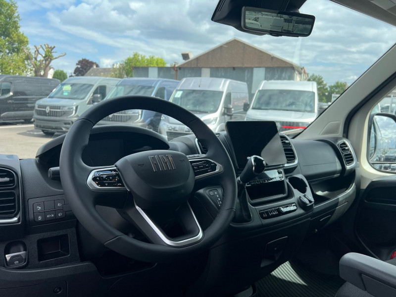 Photo 6 Fiat DUCATO FG MH1 - L2H1 3.5 MAXI 140CH S&S PACK PREMIUM CONNECT BVA8 Diesel GRIS  en vente chez Bretagne Utilitaires Photo 6 de l'offre de FIAT DUCATO FG MH1 - L2H1 3.5 MAXI 140CH S&S PACK PREMIUM CONNECT BVA8 à 43140€ chez Bretagne Utilitaires