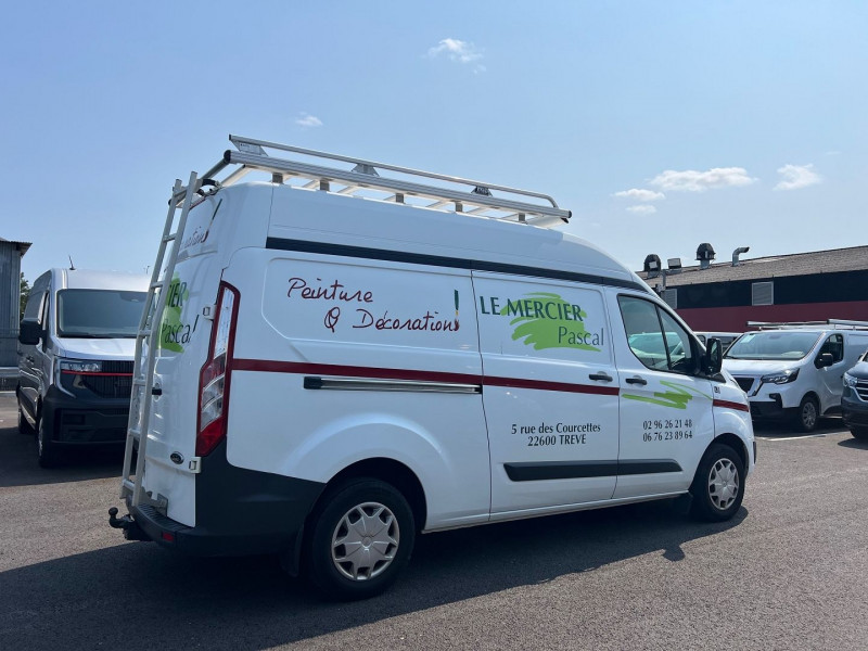 Photo 4 de l'offre de FORD TRANSIT CUSTOM L2H2 2.0 TDCI 130 TREND + GALERIE + ATTELAGE à 14340€ chez Bretagne Utilitaires