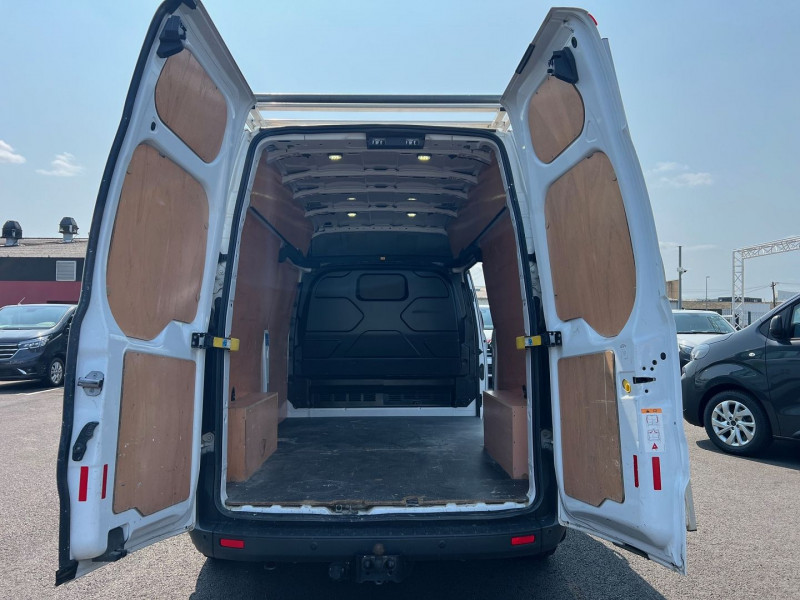 Photo 5 de l'offre de FORD TRANSIT CUSTOM L2H2 2.0 TDCI 130 TREND + GALERIE + ATTELAGE à 14340€ chez Bretagne Utilitaires