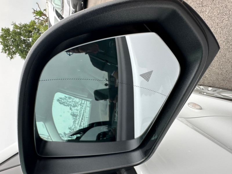 Photo 12 de l'offre de MERCEDES-BENZ VITO FG NOUVEAU VITO 114 CDI COMPACT PRO + NBRES OPTIONS à 36540€ chez Bretagne Utilitaires