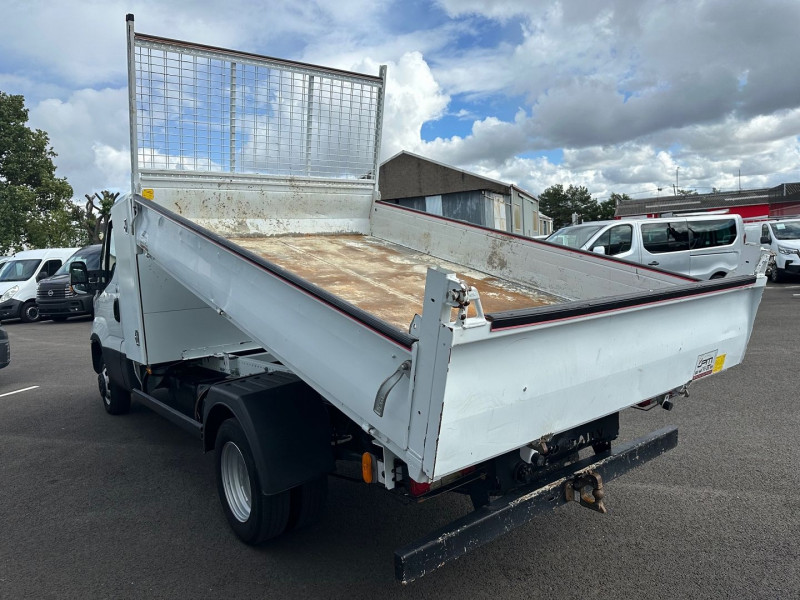 Photo 5 de l'offre de IVECO DAILY CCB BENNE + COFFRE JPM 35C15H EMPATTEMENT 3750 à 23580€ chez Bretagne Utilitaires