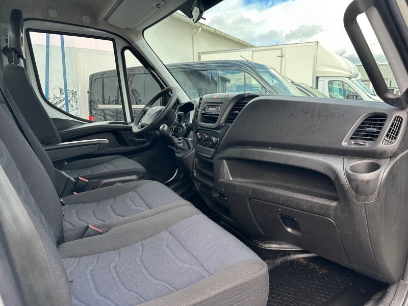 Photo 6 de l'offre de IVECO DAILY CCB BENNE + COFFRE JPM 35C15H EMPATTEMENT 3750 à 23580€ chez Bretagne Utilitaires