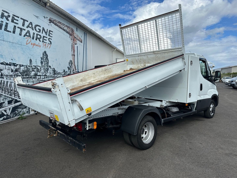 Photo 4 de l'offre de IVECO DAILY CCB BENNE + COFFRE JPM 35C15H EMPATTEMENT 3750 à 23580€ chez Bretagne Utilitaires