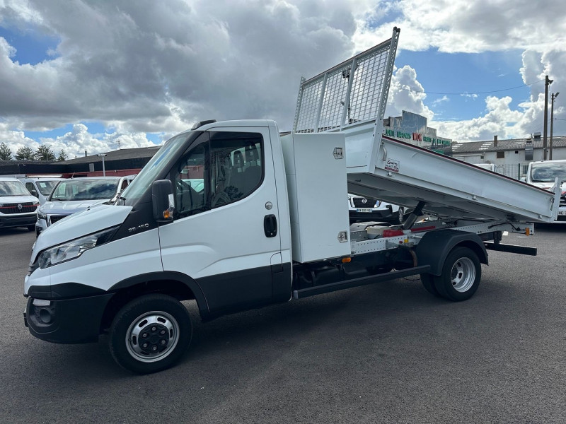 Photo 2 de l'offre de IVECO DAILY CCB BENNE + COFFRE JPM 35C15H EMPATTEMENT 3750 à 23580€ chez Bretagne Utilitaires