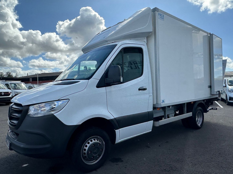 Photo 3 de l'offre de MERCEDES-BENZ SPRINTER CCB 517 CDI CAISSE FRIGO FRCX 12/2018 + HAYON 750 KG à 46740€ chez Bretagne Utilitaires
