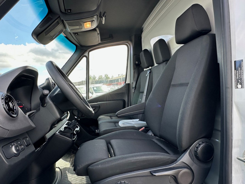 Photo 6 de l'offre de MERCEDES-BENZ SPRINTER CCB 517 CDI CAISSE FRIGO FRCX 12/2018 + HAYON 750 KG à 46740€ chez Bretagne Utilitaires