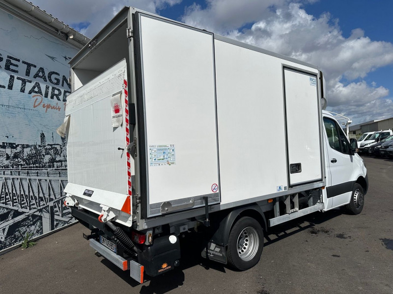 Photo 10 de l'offre de MERCEDES-BENZ SPRINTER CCB 517 CDI CAISSE FRIGO FRCX 12/2018 + HAYON 750 KG à 46740€ chez Bretagne Utilitaires