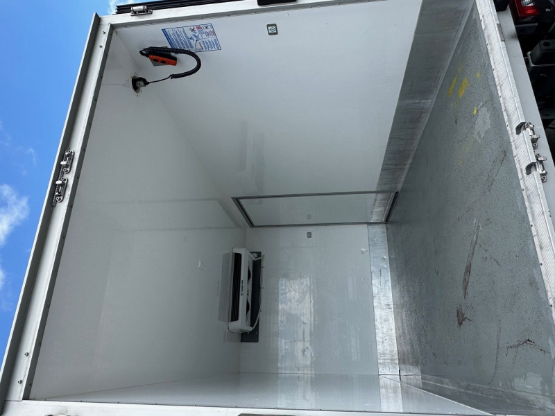 Photo 9 de l'offre de MERCEDES-BENZ SPRINTER CCB 517 CDI CAISSE FRIGO FRCX 12/2018 + HAYON 750 KG à 46740€ chez Bretagne Utilitaires