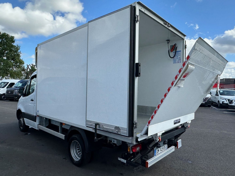 Photo 2 de l'offre de MERCEDES-BENZ SPRINTER CCB 517 CDI CAISSE FRIGO FRCX 12/2018 + HAYON 750 KG à 46740€ chez Bretagne Utilitaires