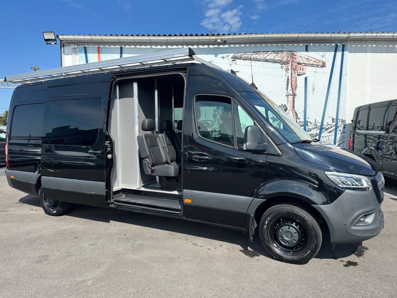 Photo 1 de l'offre de MERCEDES-BENZ SPRINTER FG 5 PLACES 319 CDI 43 3T5 SELECT PROPULSION 7G-TRONIC PLUS à 50340€ chez Bretagne Utilitaires
