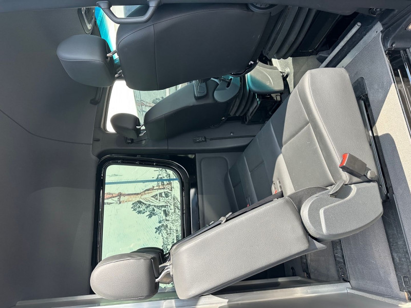 Photo 4 de l'offre de MERCEDES-BENZ SPRINTER FG 5 PLACES 319 CDI 43 3T5 SELECT PROPULSION 7G-TRONIC PLUS à 50340€ chez Bretagne Utilitaires