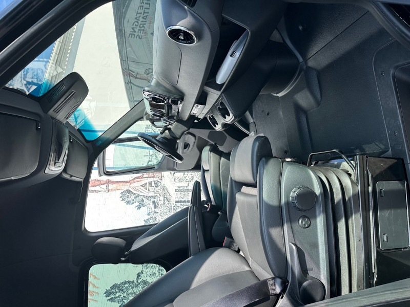 Photo 11 de l'offre de MERCEDES-BENZ SPRINTER FG 5 PLACES 319 CDI 43 3T5 SELECT PROPULSION 7G-TRONIC PLUS à 50340€ chez Bretagne Utilitaires