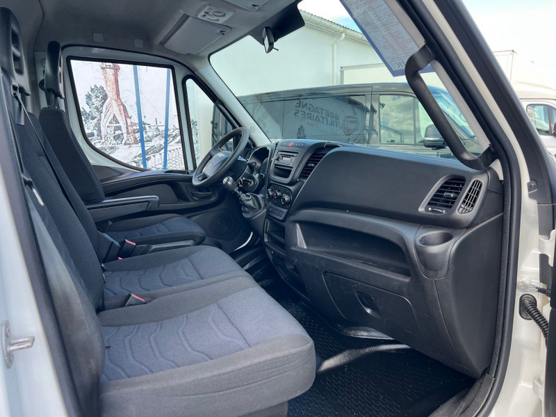 Photo 7 de l'offre de IVECO DAILY CCB BENNE + COFFRE JPM 35C15 EMPATTEMENT 3750 à 23940€ chez Bretagne Utilitaires