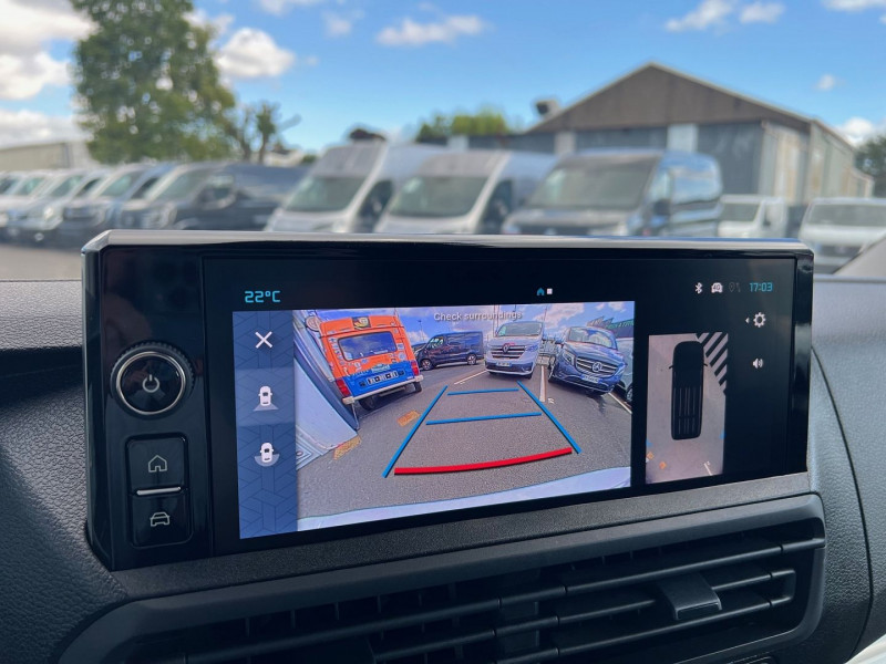 Photo 5 de l'offre de CITROEN JUMPY M 2.0 BLUEHDI 180CH EAT8 PACK PREMIUM CONNECT + OPTIONS à 33540€ chez Bretagne Utilitaires