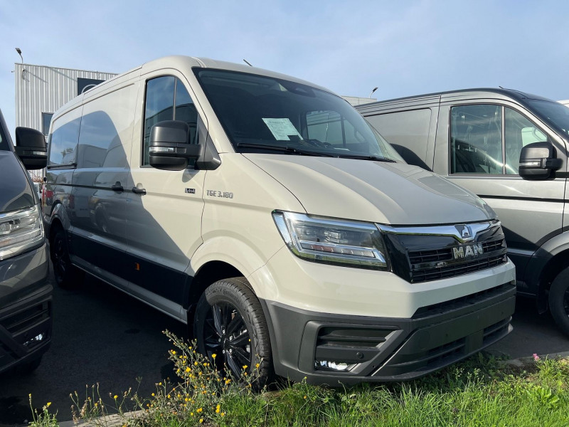 Photo 2 de l'offre de MAN TGE 4X4 L3H2 (L2H1) 3.5T 180 CV BVA NOMBREUSES OPTIONS à 58740€ chez Bretagne Utilitaires