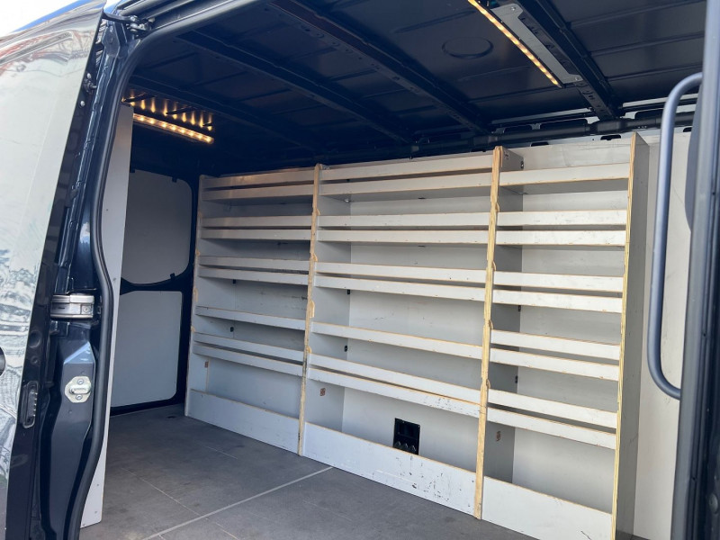 Photo 9 de l'offre de MERCEDES-BENZ SPRINTER L2H1 215 CDI 39 3T0 PRO TRACTION 9G-TRONIC à 35940€ chez Bretagne Utilitaires