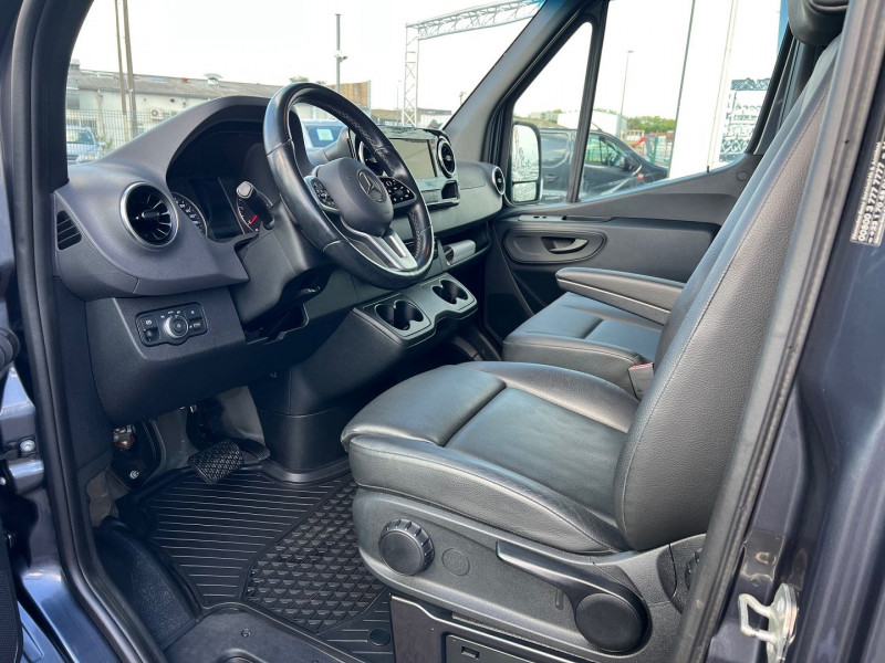 Photo 6 de l'offre de MERCEDES-BENZ SPRINTER L2H1 215 CDI 39 3T0 PRO TRACTION 9G-TRONIC à 35940€ chez Bretagne Utilitaires