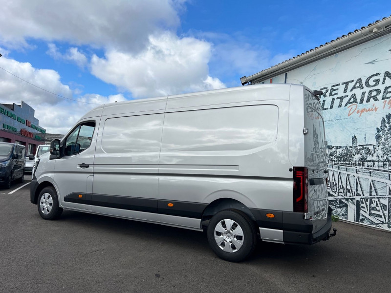 Photo 4 Nissan INTERSTAR FG L3H2 3T5 2.0 DCI 150CH TEKNA + OPTIONS Diesel GRIS METAL en vente chez Bretagne Utilitaires Photo 4 de l'offre de NISSAN INTERSTAR FG L3H2 3T5 2.0 DCI 150CH TEKNA + OPTIONS à 40500€ chez Bretagne Utilitaires