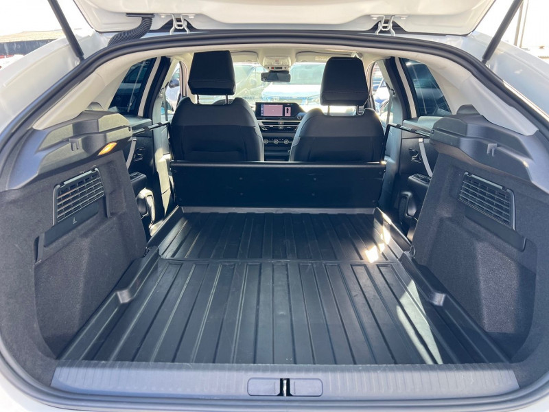 Photo 8 de l'offre de CITROEN C4 STE 130CH ESSENCE EAT8 FEEL NAV BUSINESS R SOCIETE à 17100€ chez Bretagne Utilitaires