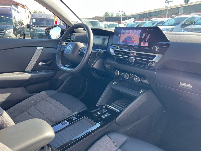 Photo 10 de l'offre de CITROEN C4 STE 130CH ESSENCE EAT8 FEEL NAV BUSINESS R SOCIETE à 17100€ chez Bretagne Utilitaires