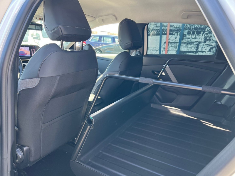 Photo 7 de l'offre de CITROEN C4 STE 130CH ESSENCE EAT8 FEEL NAV BUSINESS R SOCIETE à 17100€ chez Bretagne Utilitaires