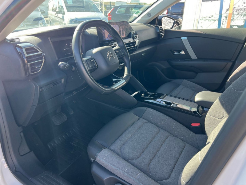 Photo 6 de l'offre de CITROEN C4 STE 130CH ESSENCE EAT8 FEEL NAV BUSINESS R SOCIETE à 17100€ chez Bretagne Utilitaires